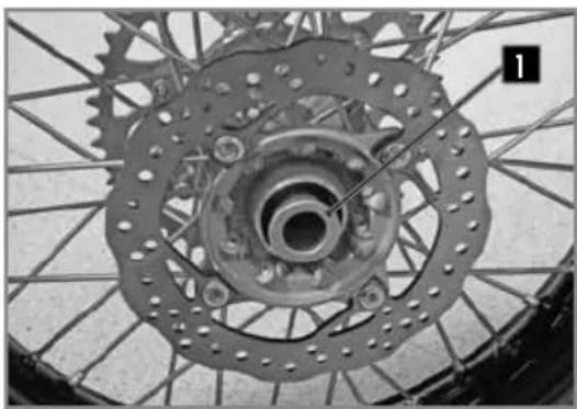 Sherco 450 SEF (2025) - REINSTALLING THE REAR WHEEL - 1