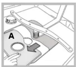 HOTPOINT LSP 733A X - Limpiar los filtros - 3