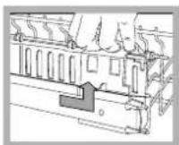 HOTPOINT LFZ 3384 A IX_HA - No levante ni bajo el cesto de un solo lado. - 2