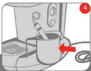 ILLY X8 - making cappuccino - 5