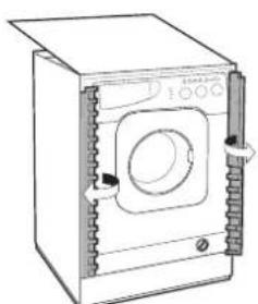 INDESIT IWME 127 - Aplicação do pailé de madeira à porta e inserimento da boa nos moveris: - 3