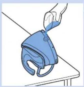 PHILIPS PerfectCare Aqua GC8641 - De zoolplaat van het strijkijzer ontkalken - 2