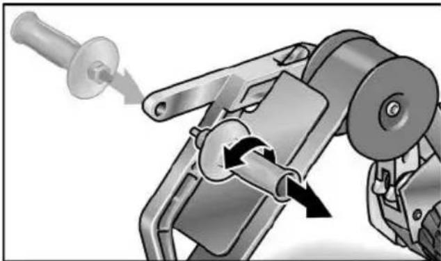 Flex BRE 143 125 Set - Přestavení rukojeti Ha 6e30nacHom pacctOraHn ot BaUero pa6oery uYactka. KaXdbi, BxOJaun Ha pa6oyn yUaCTOK, DOJIKeH NcNOJb3OBaTb INHIN-BNDyAHLbIe CpeDCTBa 3auntbl. Ockolkn Obpa6aTBiBaEMoro npeDMeta nn CNOMaHHbIX pa6oUHX INHCTpyMeHTOB MOryt OTJETb B CTOpOHy INPnVBecTN K TeJeCHbIM NOBpeKdEHNrMaTakKe 3a npeDeJAmn HenocpeDCTBeHNo pa6oYero yUaCTKa.

-Держinte npибop Tolько 3а n30ированные NOВерхнocт pyKoTOK, ecnBы Bыногняе pa6otbl, рп кOTOPbIXpa6очи nHCTpymEHMOKeT 3aTeBCKpbIble 3JIeKTPponpoBOda nIN co6tBeHHbI CEteBOJ ka6eJb. KoHTaKT c npOBdKOЛOD HAnpЯЖeHem MOKeT TAKKeIOCTaBNTb NOД HAnpЯЖeHne MeTaJIINYeCKNe YactN np6Oba N pInBecTN K NOPaXHeHIO 3JIeKTPnueCKM TOKOM.   
ДерхиTe ceTeBOI Ka6eJIb B CTOpOHe OT BpaUaIOUxxCra pa6OuNX INCTpyMeHTOB. EcNn Bbl NOtepReTe KOHTpOJIb NaI np6OpOM, TO cTeBOI Ka6eJIb MoKet 6bITb Nepepe3aH IIN 3aXBaUeH, IN Ba7a pyKa MoKet nonAcTb BO BpaUaIOUncra pa6OuN INCTpyMeHT.   
Hikorda He BbInyckaIte 3neKtpoHCTpymeHT n3 pyk Do Tex nop, noka pa6oyn HnCTpymeHT NOINHOHe OCTaHOBTc. BpaauOuNiCra pa6oyn HnCTpymeHT MOKeT 3aueNtbcra 3a NOBepXHOCTb, Ha KOTopyu Bbl knaTe 3neKtpoHCTpymeHT, B pe3yNbTaTe Yero Bbl MOKeTe NOTepaTB NaH Nm KOHTPOJIb.   
He octabnTe 3JektpOnHcTpymeHT BkIoueHHbIM, KOrda Bbl ero nepeHocnte. Pn cnyaHOM KOhtaKeT C BpaauoMmca pa6Oum HcTpymeHTom Ba7a OdeKDa MoXeT 6bITb 3axBaueHa, n pa6OuH INcTpymeHT MoXeT BOH3NTbcra B BaWe TeNo.   
YnCTnte peryIpyHO BeHTnIaHNoHHbIe npope3n BaWero 3JIeKtpOHcTpymEHTa. BeHTnIaTOp DBrIraTeJRA TByrNBAe TblB B KOpnyc, a 60JIbWoE CKONJIeHne MeTaIJIuYeCKoI PbIJ MoXeT PpNBecTNI K 3JIeKTPnueCKO ONaCHOCTN.   
He noIb3yIteScb 3JIeKTPoIHCTpyMeHTOM B6IINBOCnIaMeHIOxxCa MaTePnaJIOB. NcKpbI MOrTy BOCnIaMeHHTb 3TN MaTePnaJIbl.   
He noJIb3yITeCb pa6OuIMn nHCTpyMeHTaMn,ДЯ KOTOpbIX Tpe6yIOTCJxIDKNE OXJaXdIoUSe CpeDCTBa.ПрIMeHHeNBe BObl IIN dpyrnx XnIDKxOxJaXdIoUx CpeDCTB MoKeT pINBeCTNK NOPaXeHIO 3JIeKTPnueCKIM TOKOM. - 1