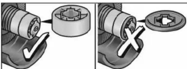 Flex BRE 143 125 Set - Fixarea sculei5c98d422f9f212f64647159e14458e9558e4d.jpg)

Lai izslęgtu, sledzi atblokëjet, nospiézot tā pakalejo galu. - 2