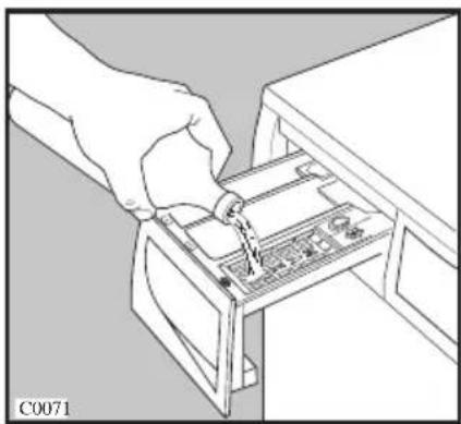 ELECTROLUX EWF14460 - Doseer het wasmiddel en de wasverzachter - 2