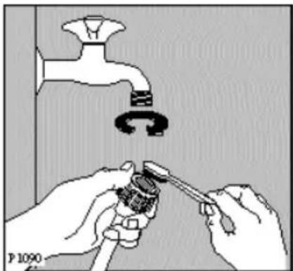 ELECTROLUX EWF14460 - Het toevoerfilter reinigen - 1