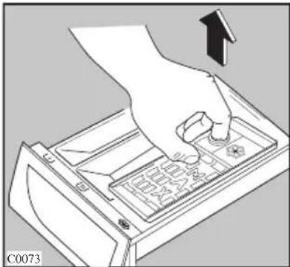 ELECTROLUX EWF14460 - Nettoyage du tiroir des bacs à produits - 2