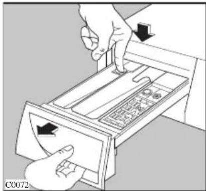 ELECTROLUX EWF14460 - Nettoyage du tiroir des bacs à produits - 1