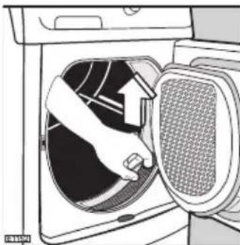 ELECTROLUX EDC66130 - Cleaning the filters - 3