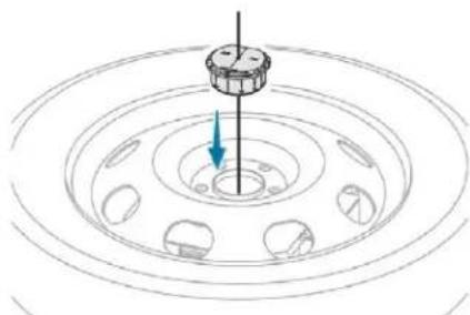 PEUGEOT 5008 (2018) - Remise en place du treuil et de la roue de secours - 4