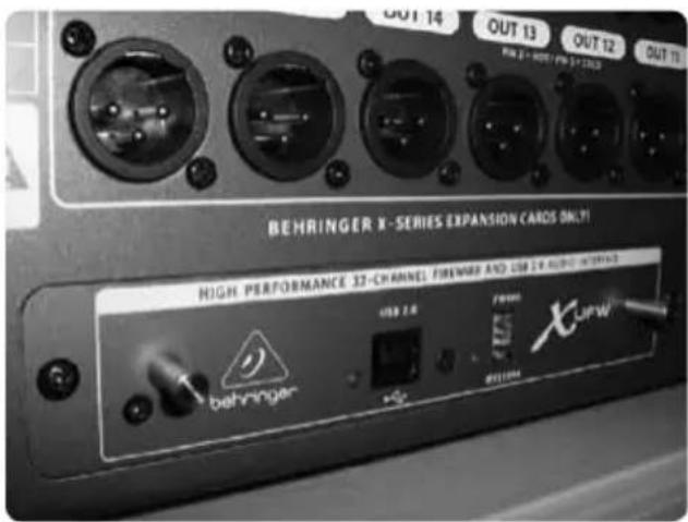 BEHRINGER XUF Interface - Pour installer une carte d'interface E/S : - 3