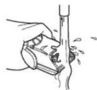 PANASONIC ER2211 - Nettoyage de la tondeuse - 3