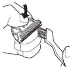 PANASONIC ER2171 - Limpieza del recortador - 3