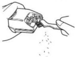 PANASONIC ER2171 - Cleaning the trimmer - 2