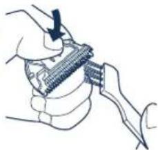 PANASONIC ER2061 - A nyírógép tisztítása - 3