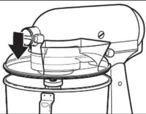 KITCHENAID SodaStream - Inserimento/Rimozione del coperchio versatore antispruzzo* - 2