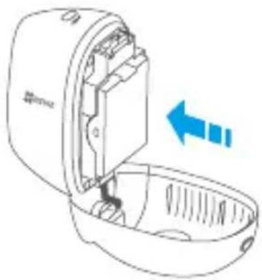 EZVIZ C3A - Schritt 1 Akku in die Kamera einsetzen - 2