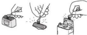 PANASONIC ERGY50 - ▶ Nettoyage avec la brosse - 1