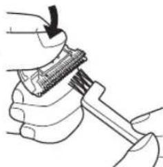 PANASONIC ER2302 - Nettoyage de la tondeuse - 2