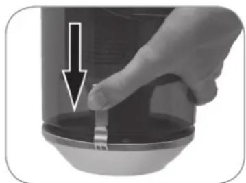 Cleanmaxx C32070 - Emptying the dust container - 2