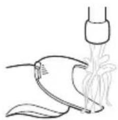 PHILIPS Series 6000 S6640 - Cleaning the beard styler attachment - 4