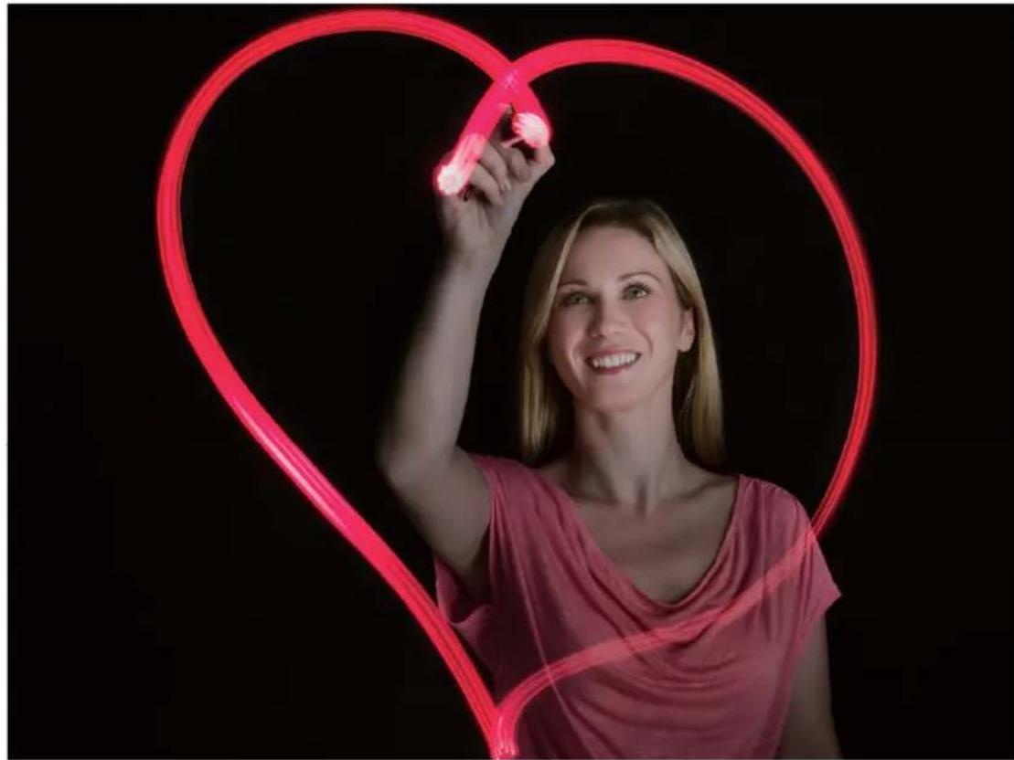 HUAWEI Mate RS Porsche design - Utilisation de Graffiti lumineux pour la création de schémas lumineux - 1