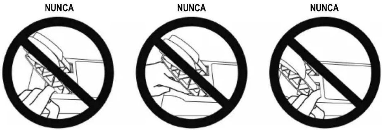 THRUSTMASTER T.Racing Scuderia Ferrari Edition - Atenção – Perigo de entalamento no conjunto de pedais ao jogar - 1