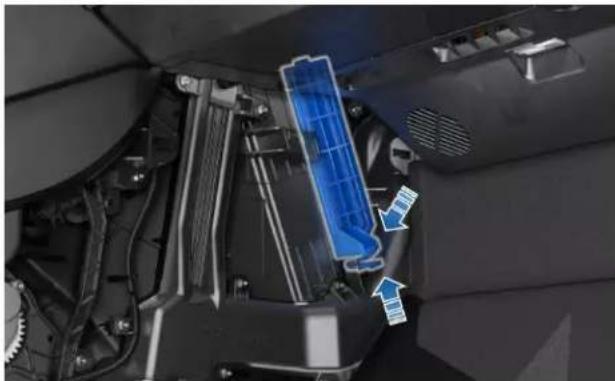 TESLA Model 3 (2019) - Remplacement des filtres d'habitacle - 4