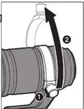 PANASONIC Lumix SR70200 - 3三脚座回転止めねじ を引きながら、三脚 座を開いて取り外す - 1