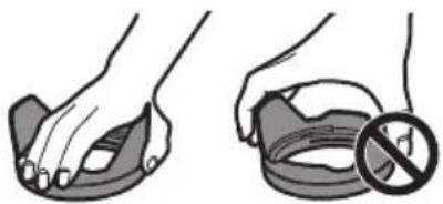 PANASONIC Lumix SR24105 - Attaching the lens hood - 1