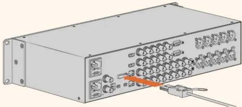 Blackmagic Design DeckLink 8K Pro - Conexión del dispositivo UltraStudio 4K Extreme mediate el puerto PCIe - 1