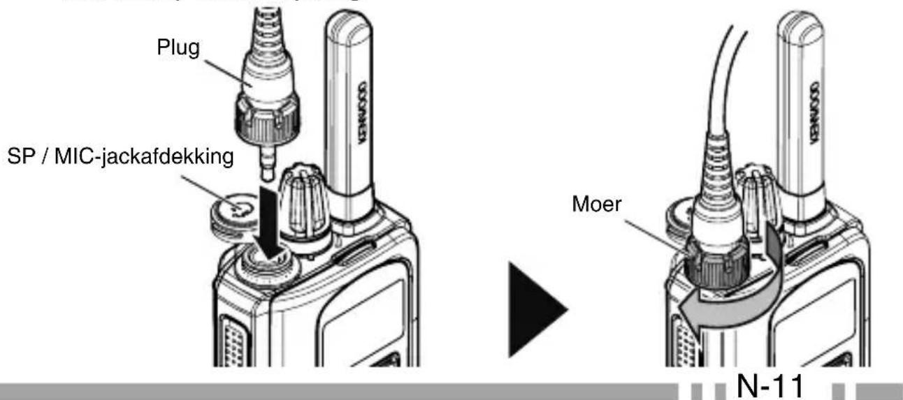 KENWOOD TK3601DE - BEVESTIGEN VAN DE OPTIONELE LUIDSPREKER/ MICROFOON (OF HOOFTELEFOON) - 1