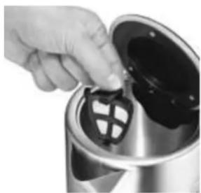 Solis Vario Temp Kettle 5516 - ■ REMOVING AND CLEANING THE LIMESTONE FILTER - 1