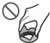 PANASONIC Lumix HFSA14140E - Gegenlichtblende aufsetzen (Mitgeliefertes Zubehör) - 2