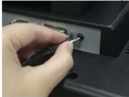 DGM L1718 - Installazione Hardware Passo per Passo (la Versione di VGA e DVI) - 2