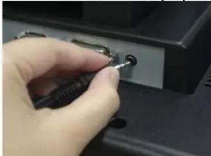 DGM L1718 - Instalação do Hardware Etapa pela Etapa (VGA e Versão de DVI) - 2