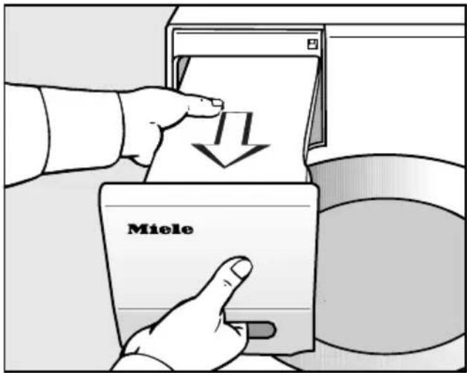MIELE TWF 50000 CH - Vider le réservoir à eau condensée - 1