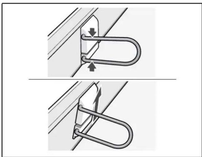 GAGGENAU RC242203 - Taking out the extendable glass shelf - 3