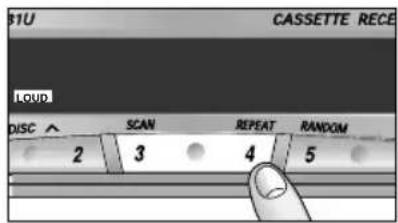 PANASONIC CQRG131U - Selecting a Track - 2