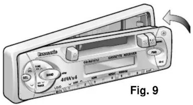 PANASONIC CQRG131U - Installation du panneau avant amovable - 3