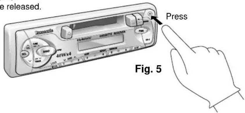 PANASONIC CQRG131U - To Remove the Removable Face Plate - 1