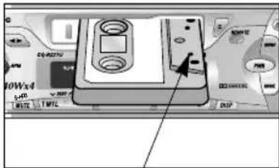 PANASONIC CQR221U - Operación baja del tocacintas de cassette - 2