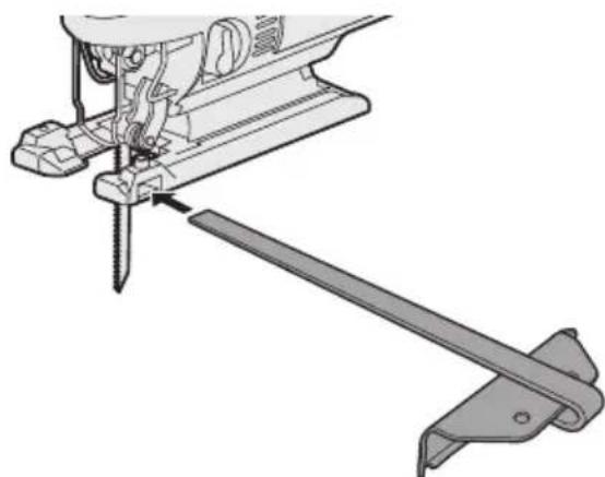 PANASONIC EY4541 - Anbringen des Parallelanschlags - 1