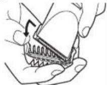 PANASONIC ER1421 - Removing the attachment from the clipper - 1