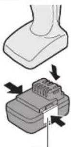 PANASONIC EYFEA1N - Isætning og udtagning af bat- teripakningen - 2