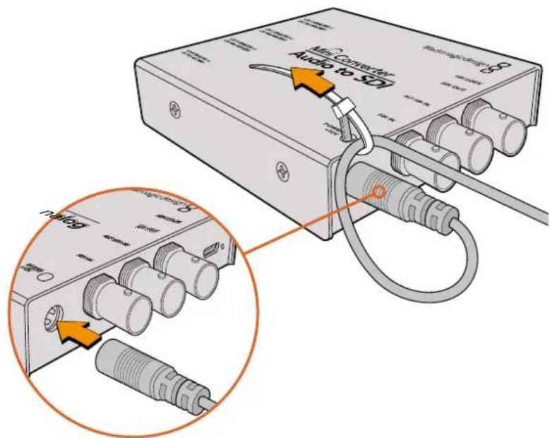 Blackmagic Design Micro Converter HDMI to SDI wPSU - 電源の接続 - 1
