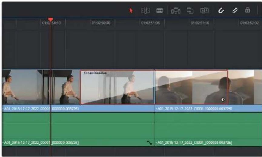 Blackmagic Design Video Assist 4K digital video recorder - So fugen Sie eine Überblendung zwischen zwei Clips ein: - 1