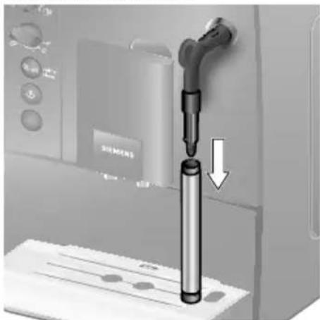 SIEMENS EQ.5 TE502506DE - Чистка насадки для приготовления молочной пены - 1