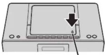 PANASONIC RXD70BT - Isaettelse af en CD - 5