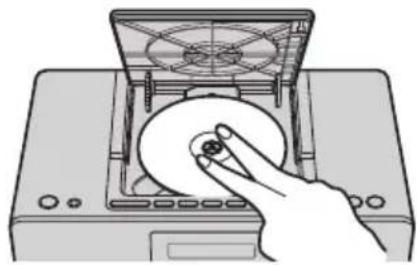 PANASONIC RXD70BT - Plaatsen van een CD - 2